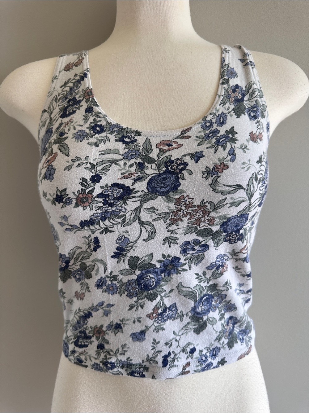 True VTG 80’s Heavenly Bodies Blue Floral Scoop Neck Tank Top